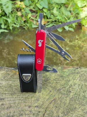 Couteau Multi-fonctions Victorinox® Angler avec étui