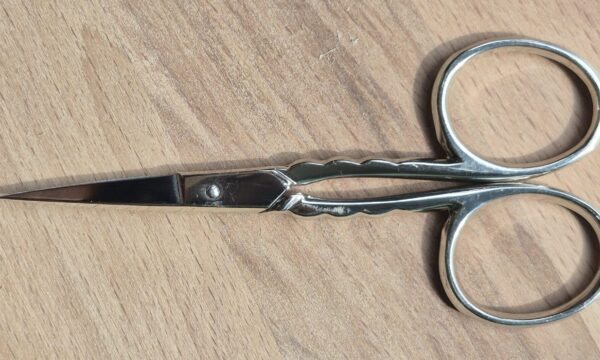 Ciseaux Due cigni broder faconnes 9 cm nickeles